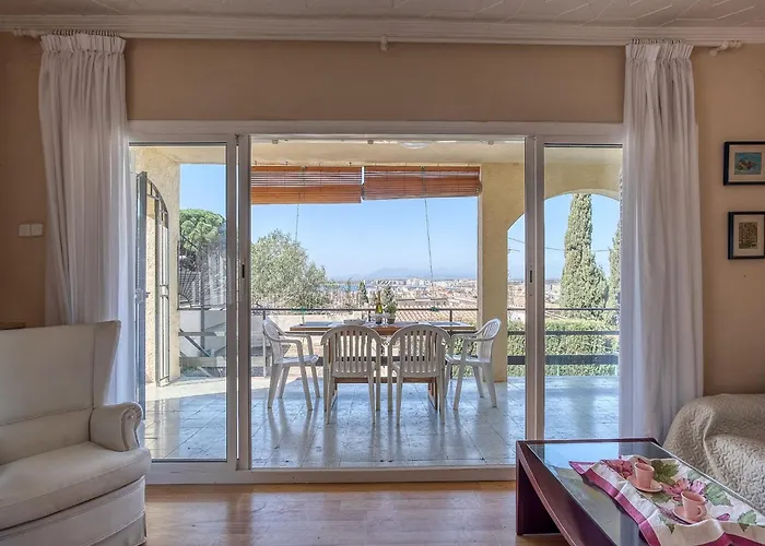 Vakantiehuis House In With Pool Near La Punta *