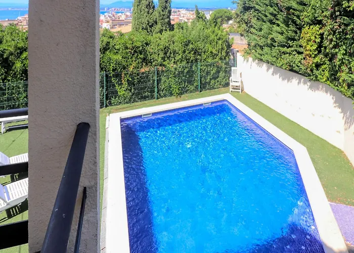 House In With Pool Near La Punta Roses