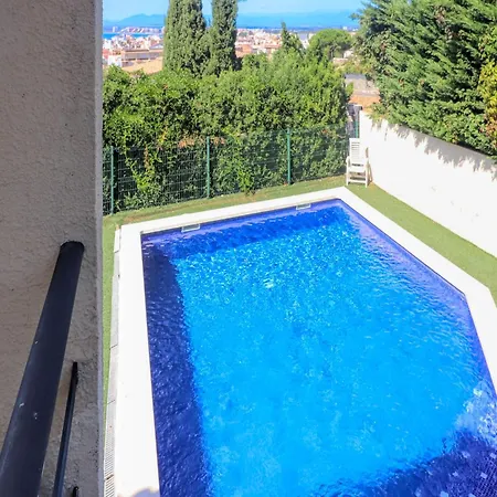 House In With Pool Near La Punta Росас